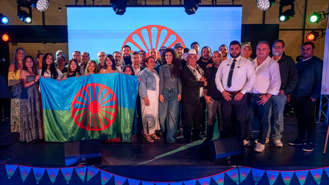 Integrantes del Pueblo Rrom en el lanzamiento del Capítulo Rrom del Plan Nacional de Cultura
