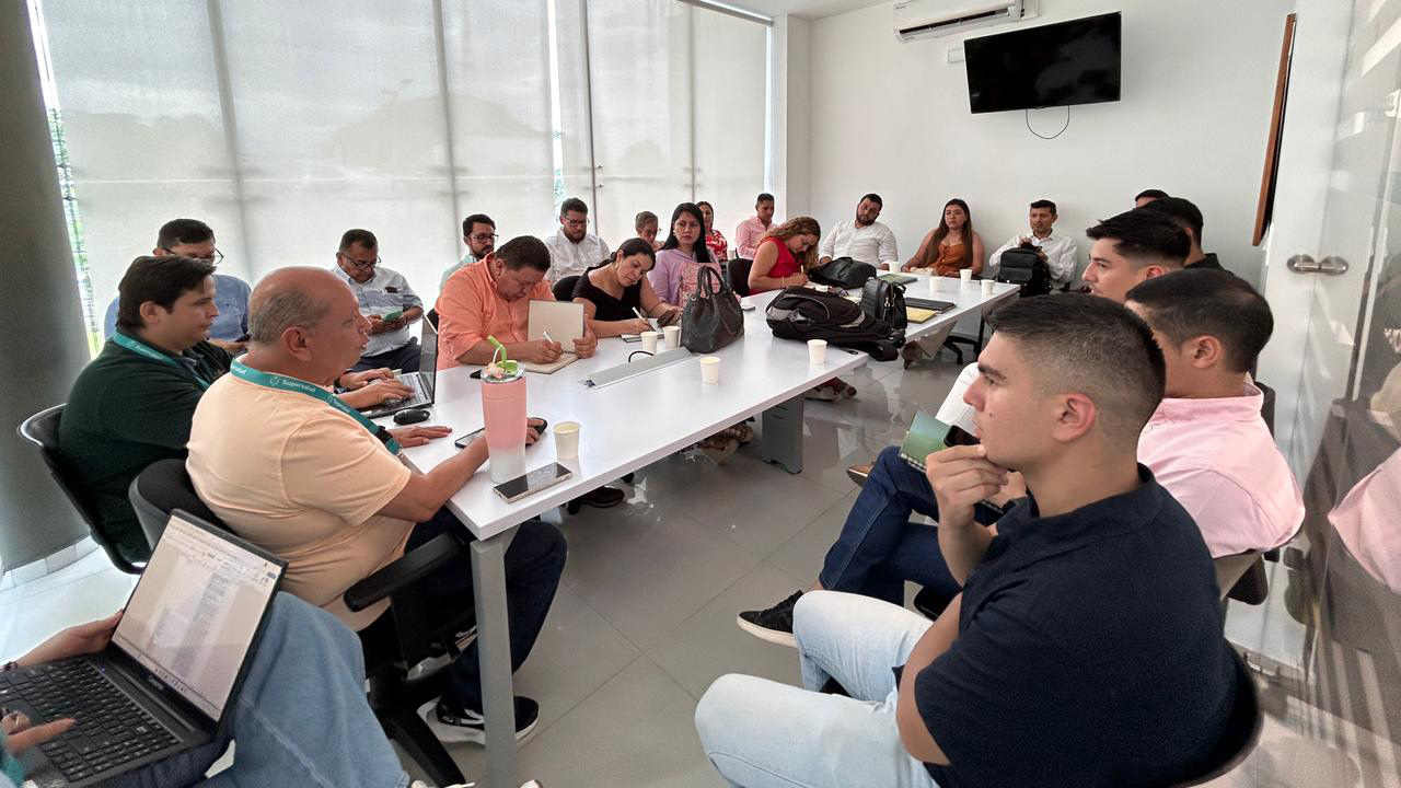 Reunión de personeros por la crisis de salud en el Huila y fallas de las EPS.