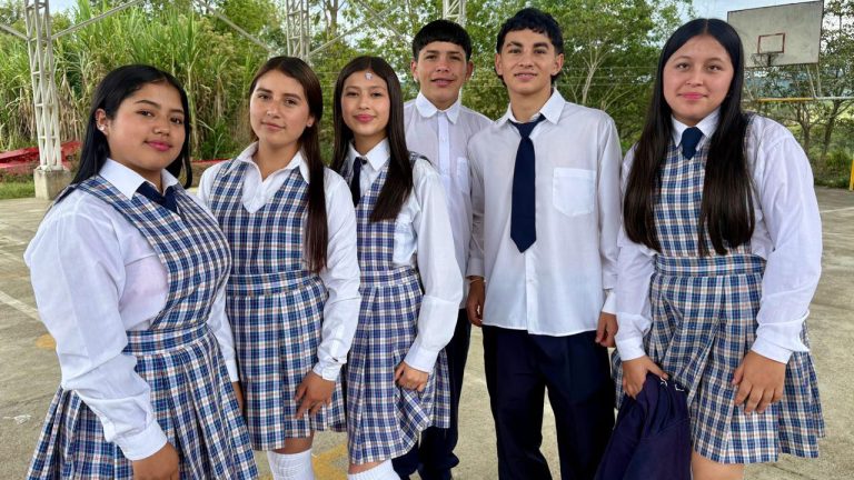 estudiantes del sur de Colombia