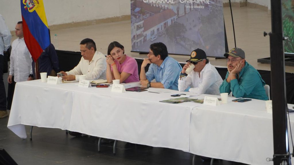 PRESIDENTE pETRO Y MINISTRA DE AGRICULTURA