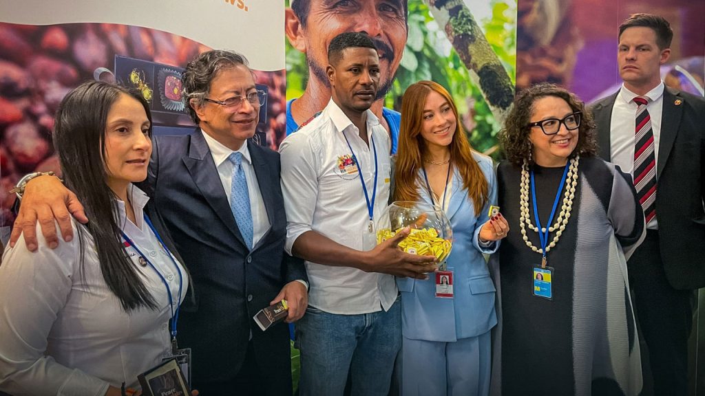 Petro y comitiva en Suiza