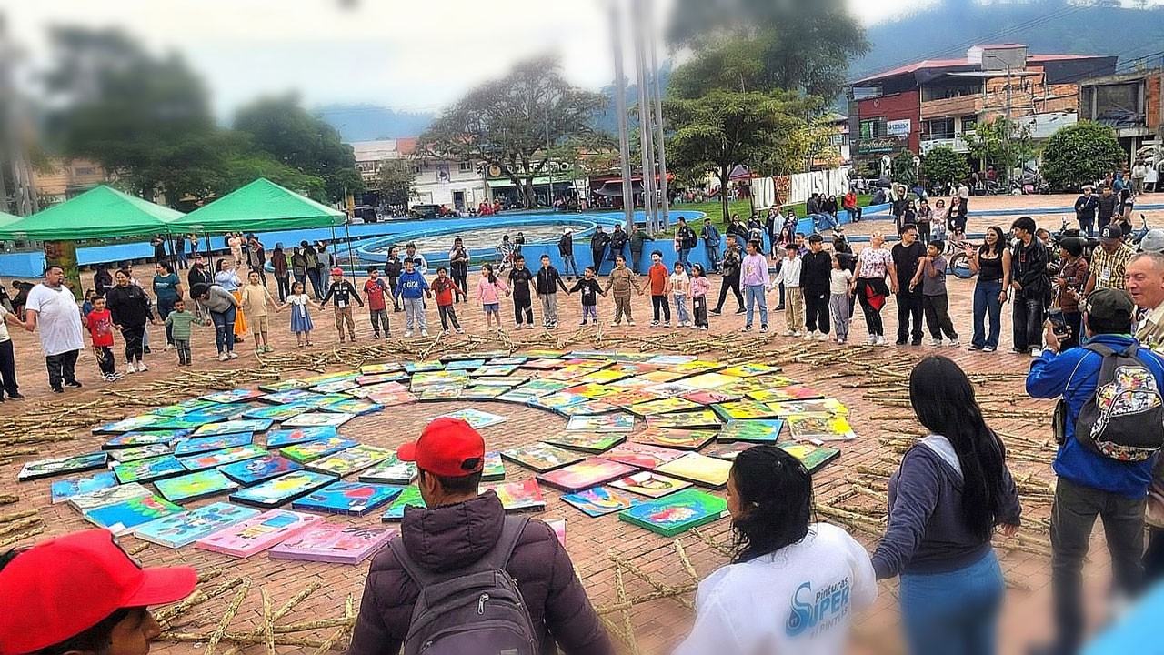 Pinceladas cafeteras para la paz en Bruselas Pitalito