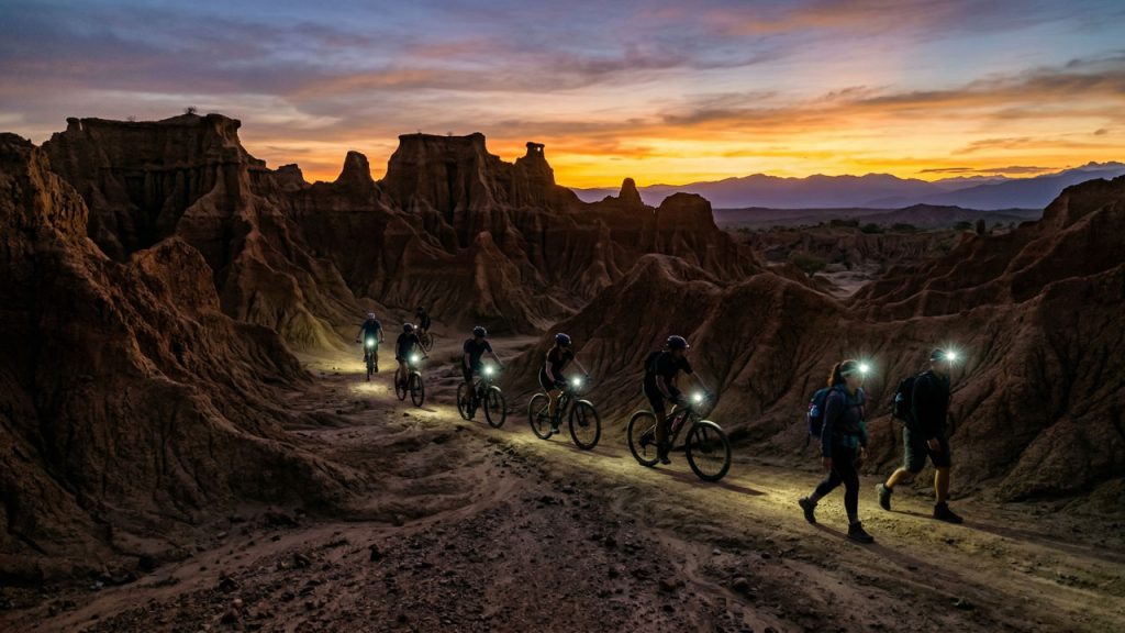 ciclistas en el desierto de la Tatacoa