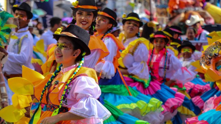 Desfile del Festival Estudiantil en Pitalito Huila