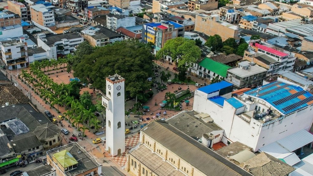 Toma aérea del parque principal de Pitalito