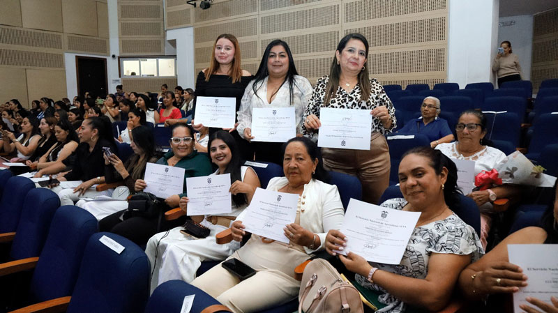 119 madres comunitarias de Pitalito reciben certificación de competencias por el SENA