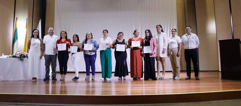 119 madres comunitarias de Pitalito reciben certificación de competencias por el SENA