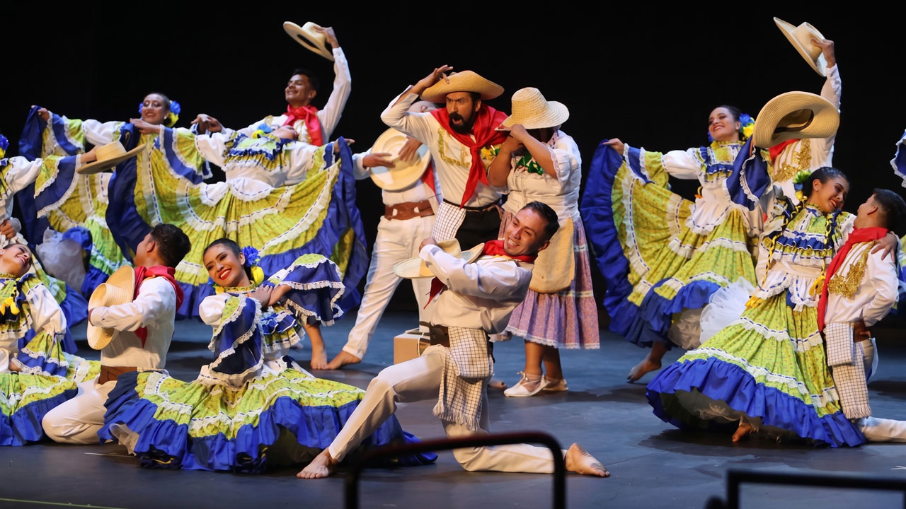 El Huila deslumbra en Bogotá con su muestra del 65° Festival del Bambuco