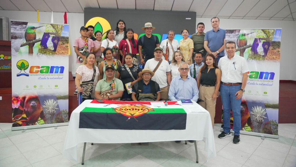 Huila hace historia: CAM y CRIHU firman el primer acuerdo ambiental indígena del país
