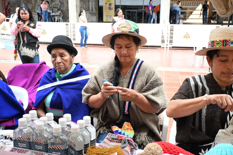 Mujeres indígenas del Huila. “Guardianas del patrimonio y el arte ancestral frente al mercado contemporáneo”