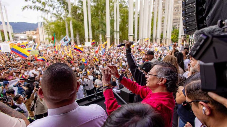 ¿El Salto al Vacío o el Poder Constituyente?