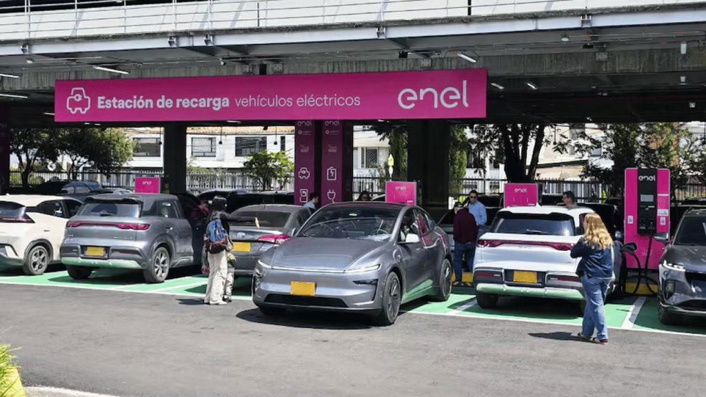 Boom automotor: eléctricos y motos lideran en Colombia