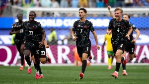 Canadá hace historia y avanza a octavos de final