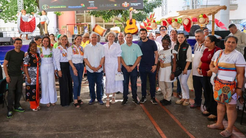Neiva inaugura el VI Gran Salón y Pasarela Artesanal