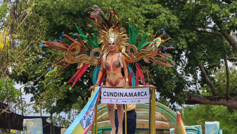 Neiva vivió el Gran Desfile Folclórico del Bambuco