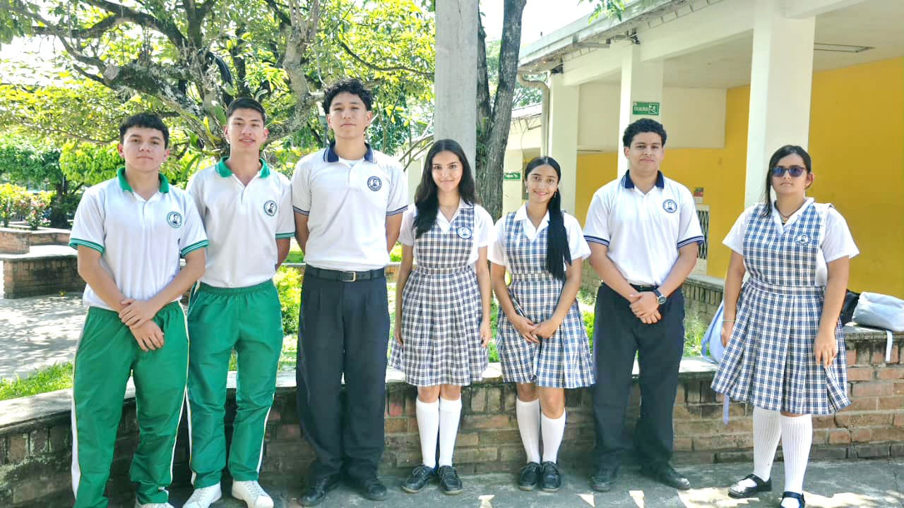 Paneles termoacústicos con reciclaje en aulas de Garzón