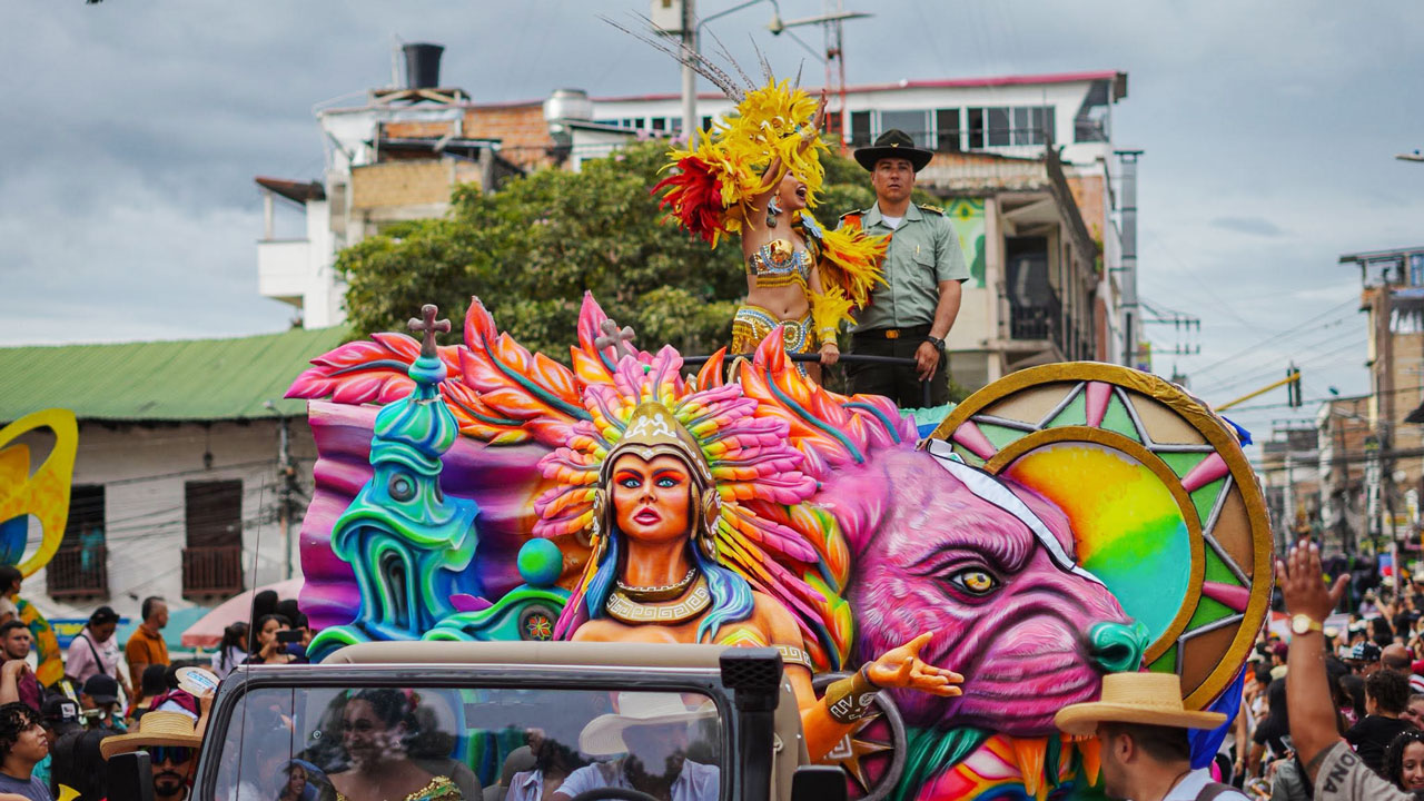 Pitalito disfruto del desfile en su 63° Festival Folclórico