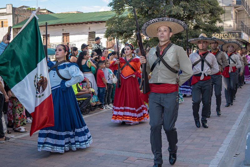 Pitalito vibró con danza y folclor mundial