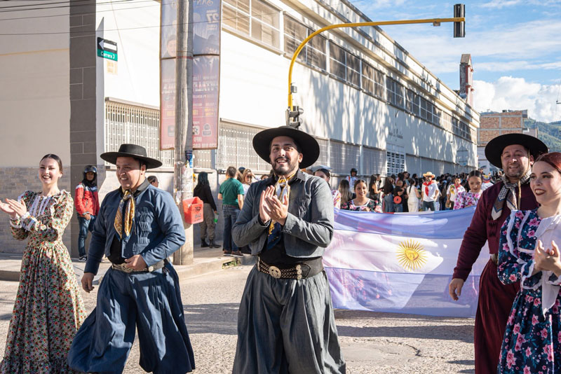 Pitalito vibró con danza y folclor mundial