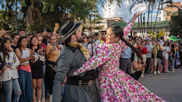 Pitalito vibró con danza y folclor mundial