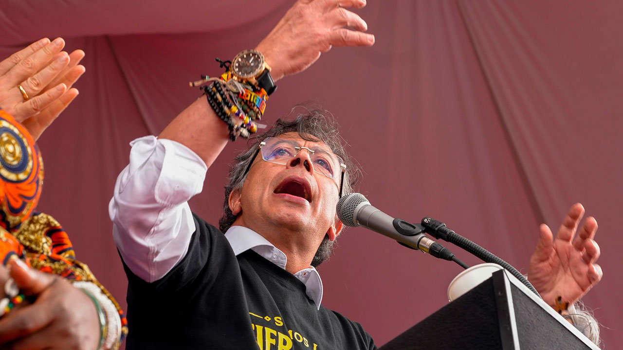 ‘Colombia pierde su soberanía nacional a partir del 7 de agosto, vuelve al virreinato’, advirtió el presidente Petro