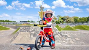 Dominic Cabrera: El rayo de 2 años que brilla en el BMX