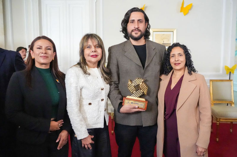 El MinCulturas recibe el Premio de Alta Gerencia por Artes para la Paz