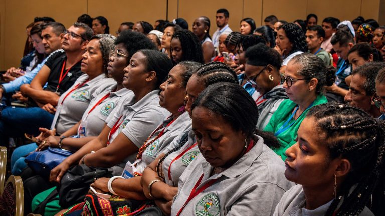 Freno al racismo estatal, la discriminación es ahora acoso laboral