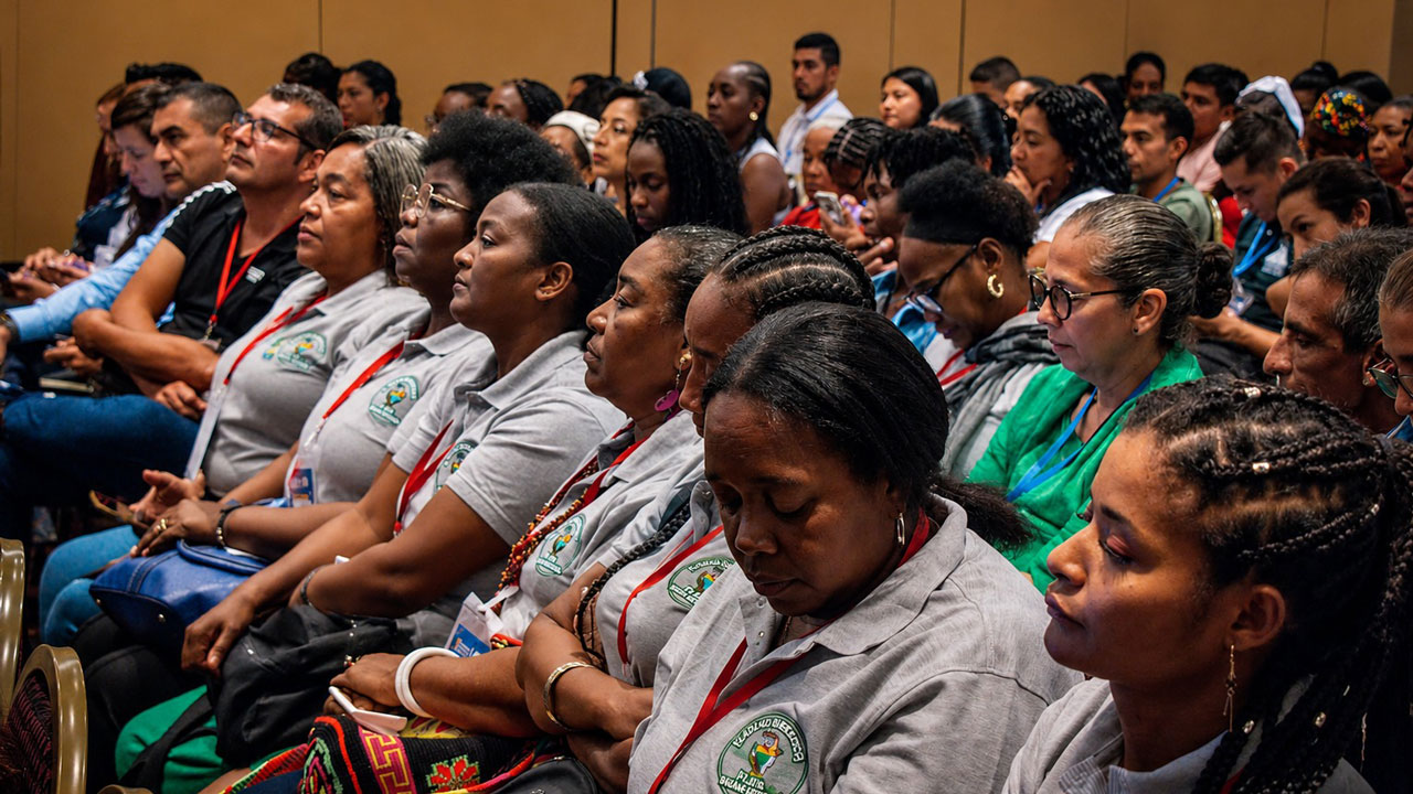 Freno al racismo estatal, la discriminación es ahora acoso laboral