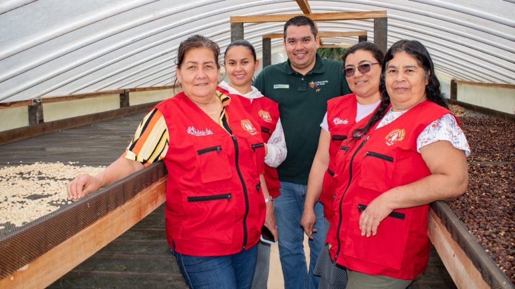 Mujeres cafeteras de Garzón proyectan su grano de alta calidad hacia mercados internacionales