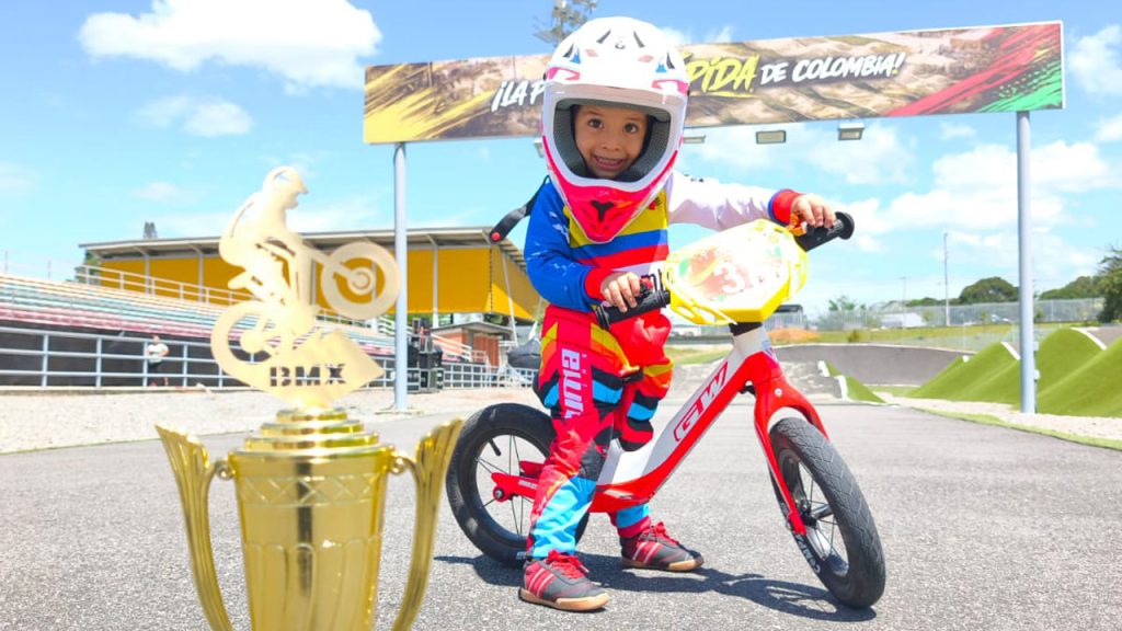El Rayo Mosquera: El talento huilense del BMX