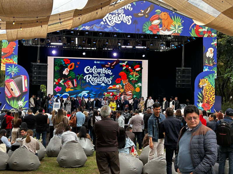 Huila exhibe su potencial cafetero y artesanal en “Colombia son las regiones”