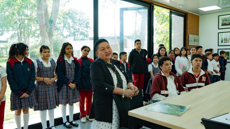 Inversión estatal impulsa al mejor colegio del mundo en Pitalito