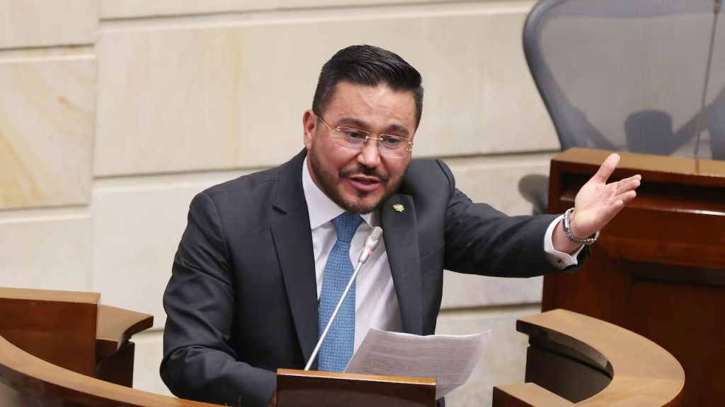 Jorge Laverde asume como Contralor General