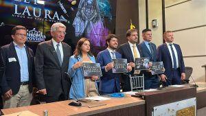 Radican la 'Ley Laura': un freno a la transición de género en menores