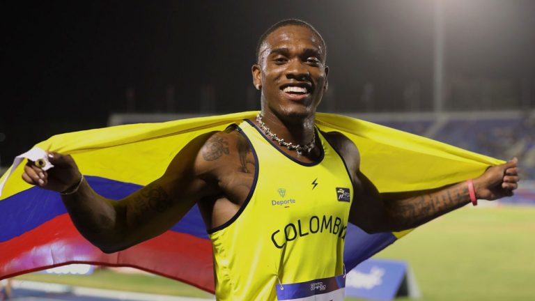 Ronal Longa vuela en República Dominicana y gana el oro