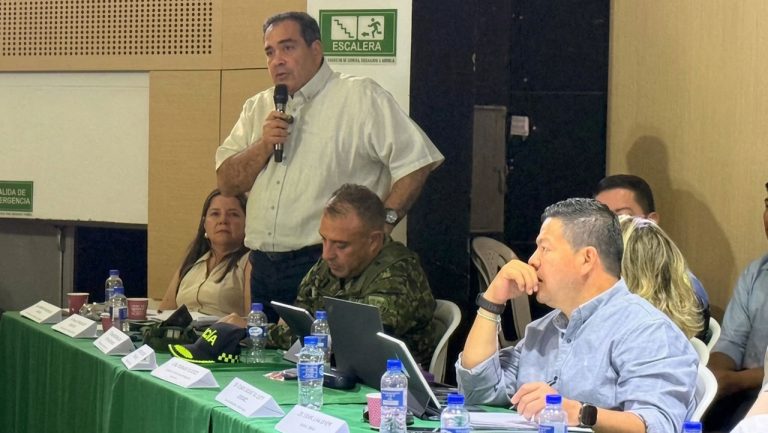 Ante el aumento del hurto de motocicletas y hechos de intolerancia, los alcaldes del sur del Huila se reunieron con la Policía y el Ejército para coordinar investigaciones con la Sijín, agilizar judicializaciones y exigir la permanencia del Batallón de Fuerzas Urbanas (BAFUR). Entérese de los acuerdos aquí.