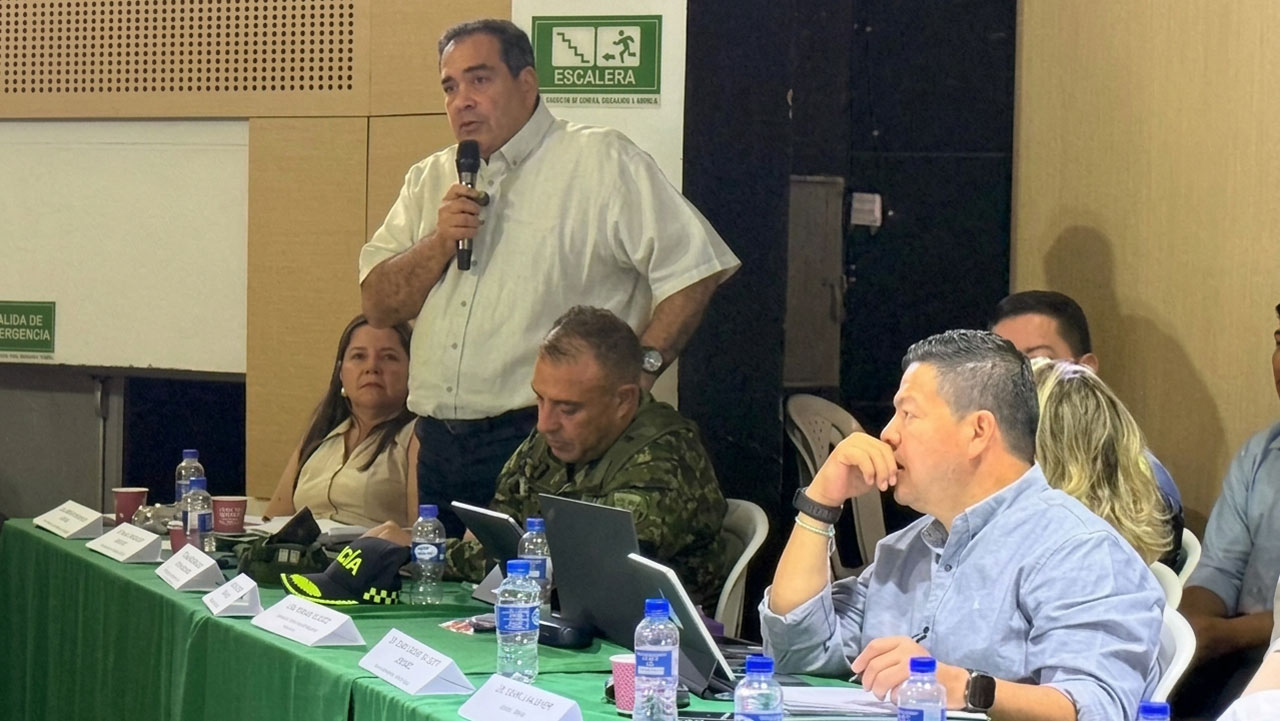 Ante el aumento del hurto de motocicletas y hechos de intolerancia, los alcaldes del sur del Huila se reunieron con la Policía y el Ejército para coordinar investigaciones con la Sijín, agilizar judicializaciones y exigir la permanencia del Batallón de Fuerzas Urbanas (BAFUR). Entérese de los acuerdos aquí.