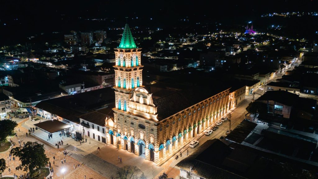 Garzón impulsa turismo religioso con millonaria renovación