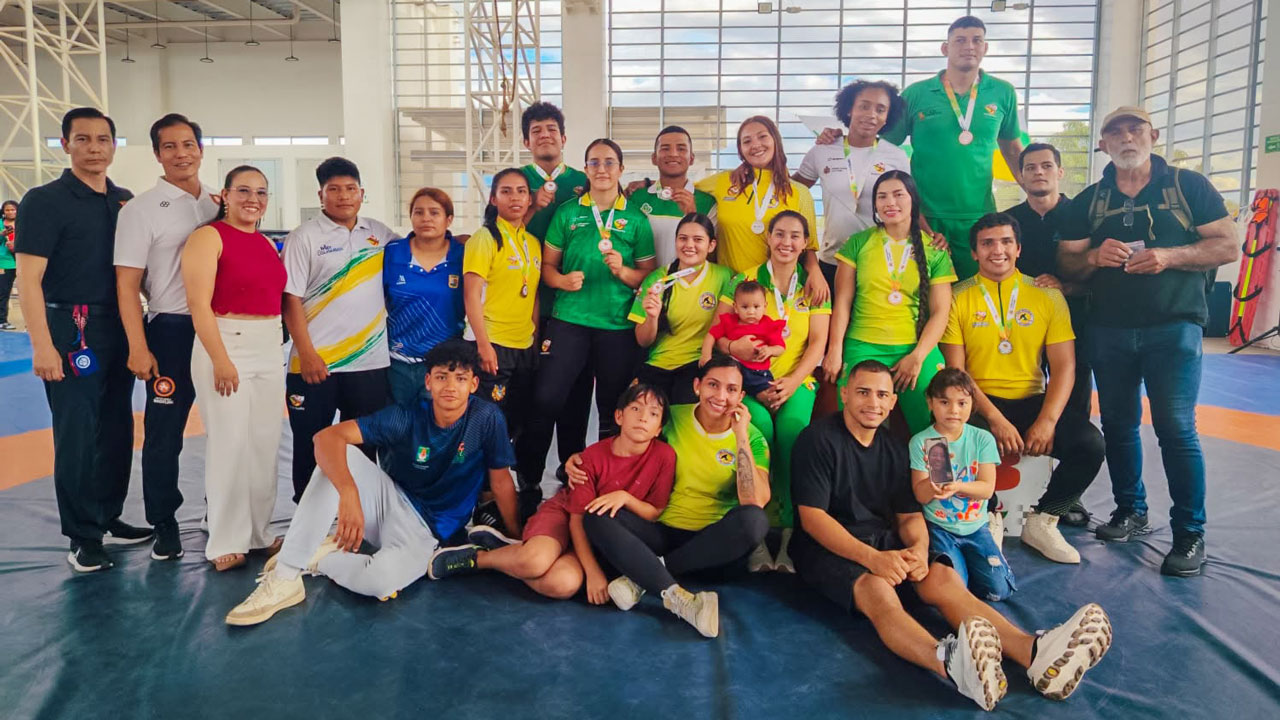 Huila arrasa con 7 oros en Copa Colombia de Lucha