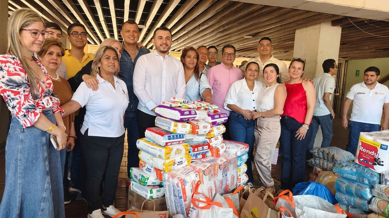 Huila moviliza 60 toneladas de ayudas para víctimas del sismo