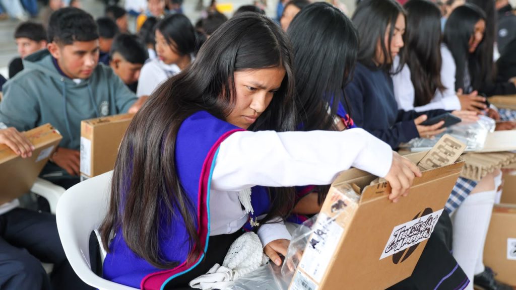 La Argentina recibe 96 computadores para cerrar la brecha digital