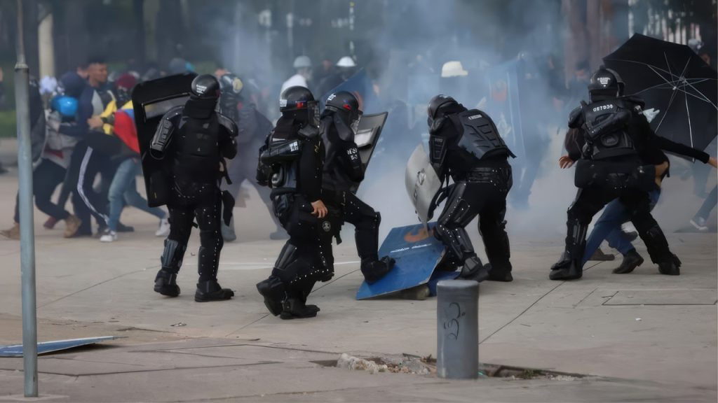 ¿Puede la Policía entrar a las universidades públicas? Lo que dicta la ley ante la medida del Gobierno