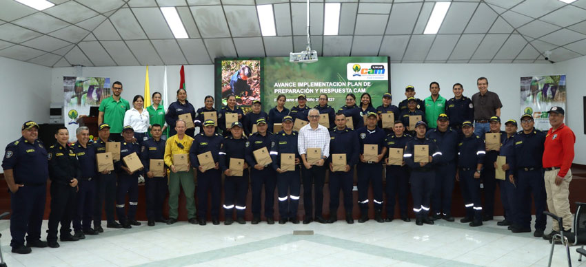 Vital refuerzo: 78 equipos de comunicación para bomberos del Huila ante embate de El Niño