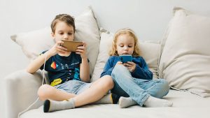 Congreso avanza en ley que prohíbe redes sociales a menores de 14 años