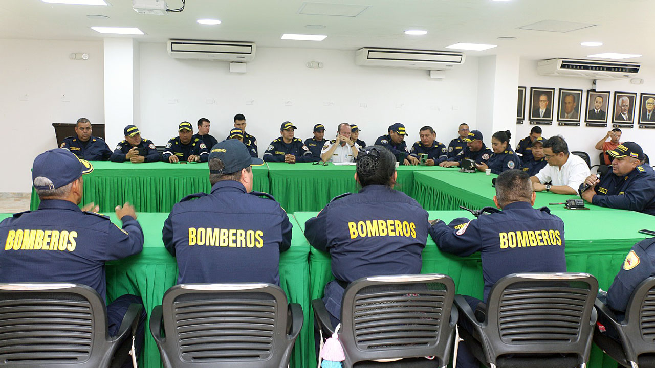 Con un "Sirenazo", los bombero del huila exigiran el cumplimiento de los compromisos pactados desde el año anterio. Foto Felipe Molina