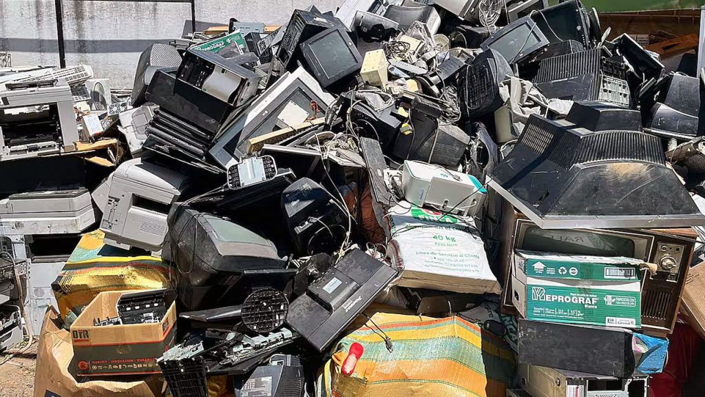 El proceso de formas de reciclaje, tiene como objetivo devolver los materiales utilizados a la cadena de producción.